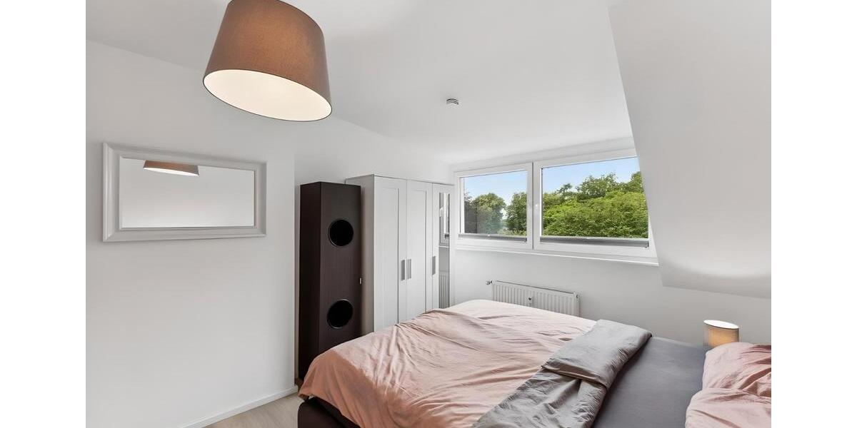 Dachgeschoßwohnung Düsseldorf Stadtbezirk 6 - 2.5 Zimmer, 64 m&sup2;, 1.500&euro; | Angebot:26003661