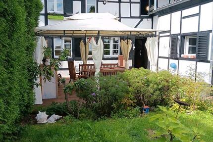 Haus Mönchengladbach Süd - 3 Zimmer, 140 m&sup2;, 1.700&euro; | Angebot:22583254