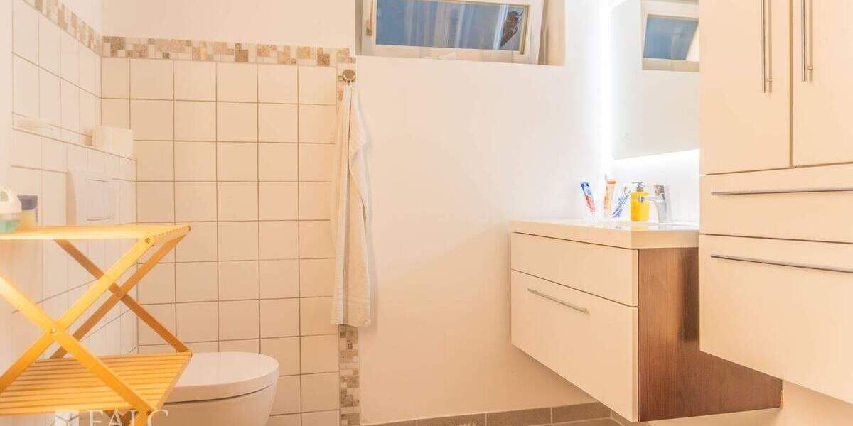 Mehrfamilienhaus, Wohnhaus Wegberg - 8 Zimmer, 267 m&sup2;, 749.500&euro; | Angebot:25735398