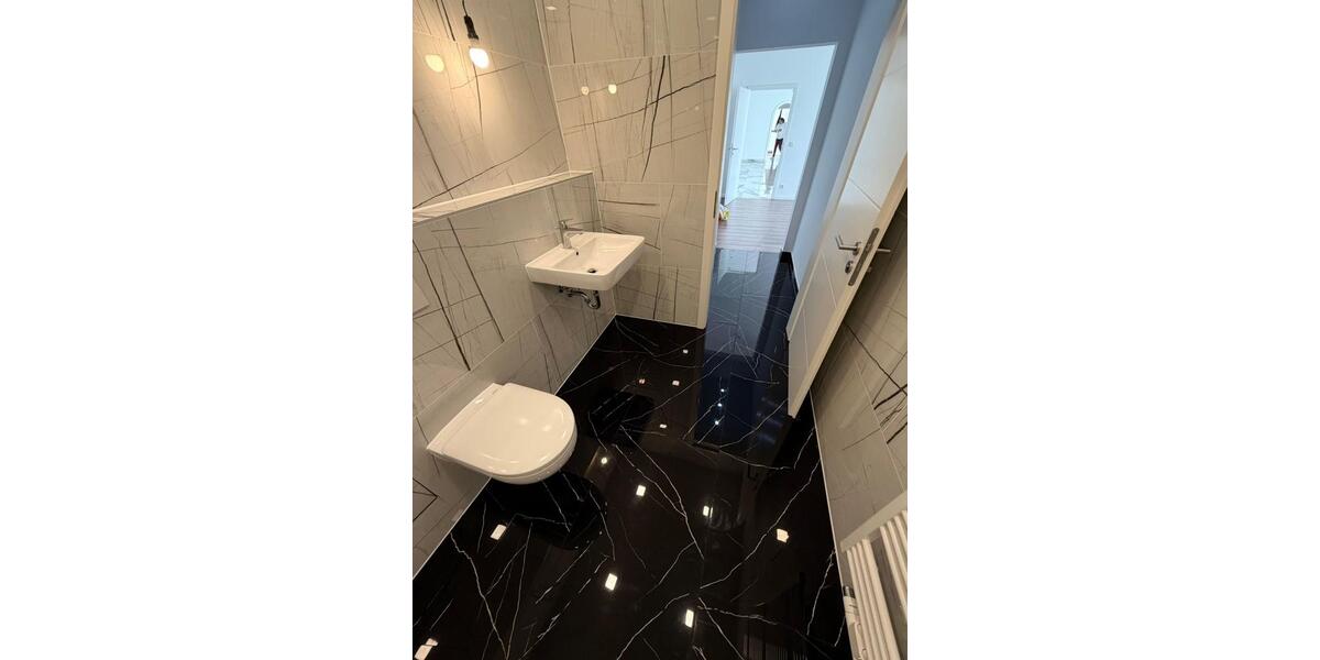 Dachgeschoßwohnung Düsseldorf Stadtbezirk 9 - 3 Zimmer, 130 m&sup2;, 2.450&euro; | Angebot:25792060