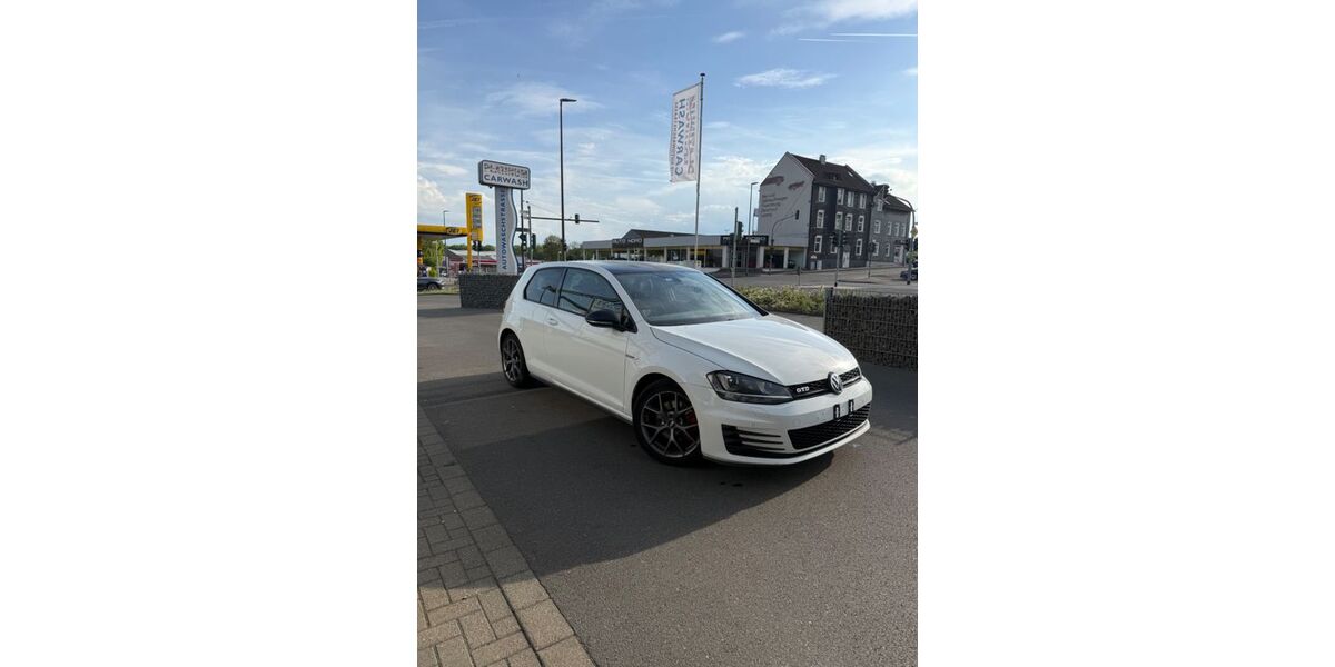 VW Golf 217.000 km 10.999 &euro; Düsseldorf 40227