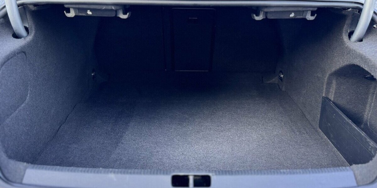 VW Passat CC Highline/Autom,/ Leder/PANO/5 Sitze 180.000 km 10.490 &euro; Mönchengladbach 41066