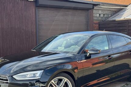 Audi A5 176.000 km 17.950 &euro; Duisburg 47179