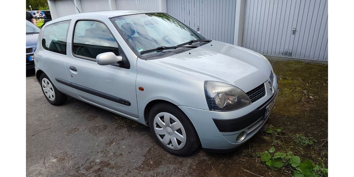 Renault Clio 89.807 km 2.990 &euro; Neuss 41472