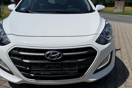 Hyundai i30 228.000 km 4.350 &euro; Neukirchen-Vluyn (bei Duisburg) 47506