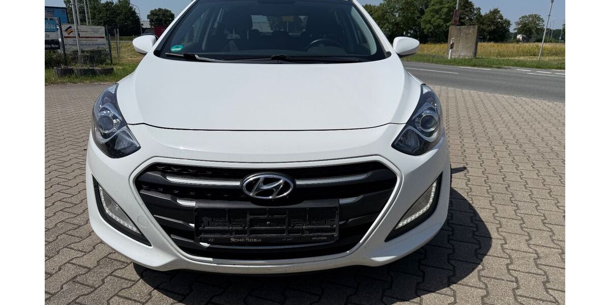 Hyundai i30 228.000 km 4.350 &euro; Neukirchen-Vluyn (bei Duisburg) 47506