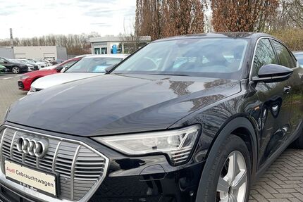 Audi e-tron 30.440 km 25.980 &euro; Duisburg 47178