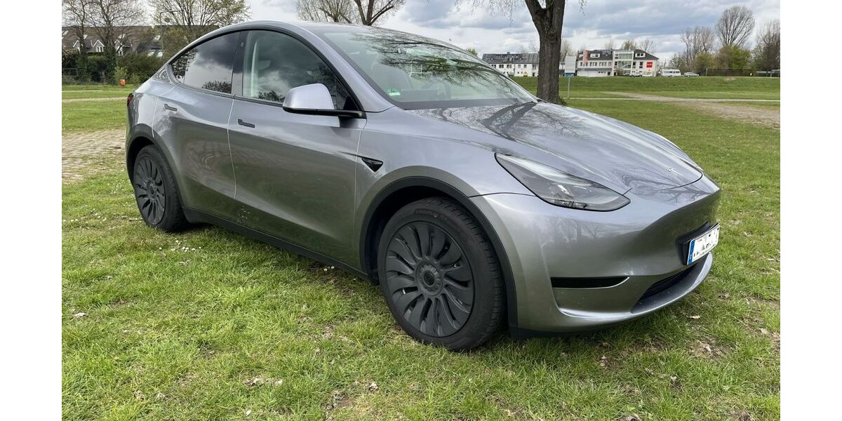 Tesla Model Y 20.600 km 33.999 &euro; Meerbusch 40667