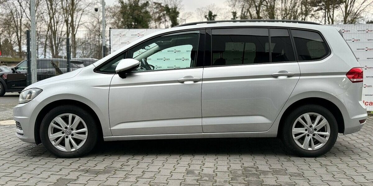VW Touran 1.Hd / Automatik / AHK / 7 Sitze / Navi 110.000 km 23.490 &euro; Mönchengladbach 41066