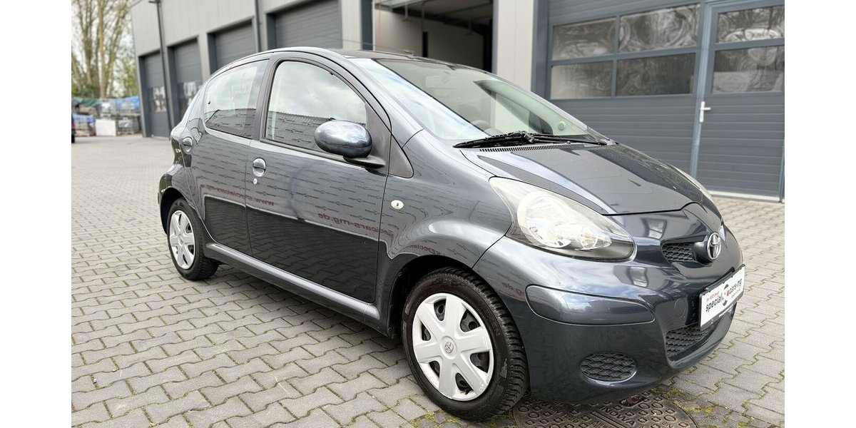 Toyota Aygo Basis / Klima / Elektr. FH / MP3 Player 95.000 km 2.890 &euro; Mönchengladbach 41066