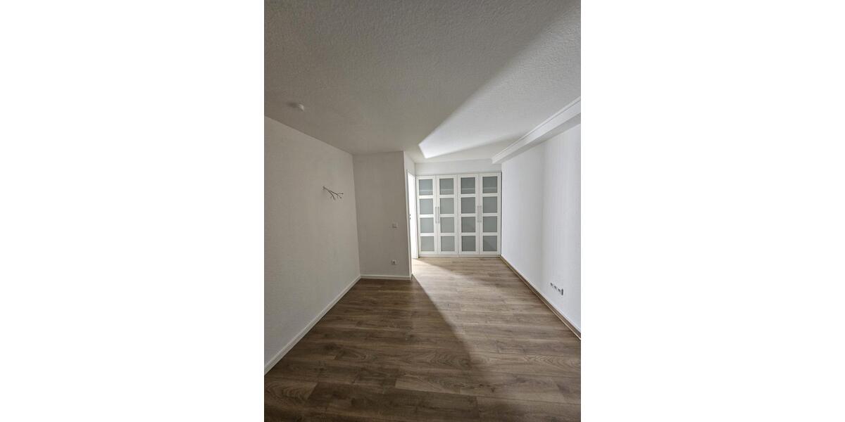 Etagenwohnung Wegberg - 3 Zimmer, 100 m&sup2;, 880&euro; | Angebot:25926359
