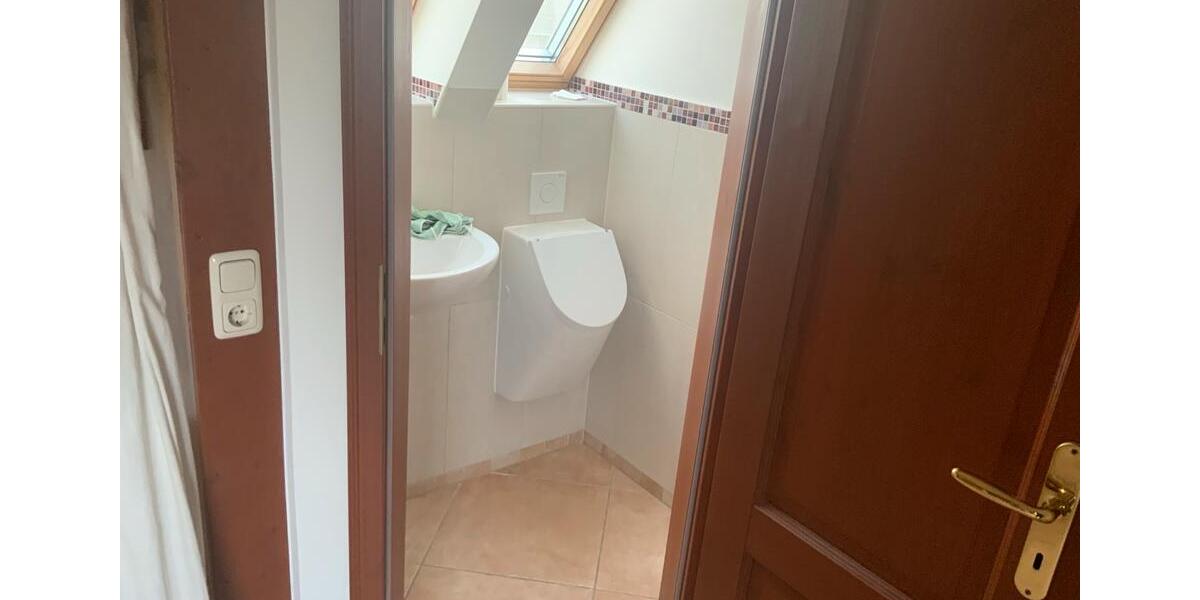 Dachgeschoßwohnung Neuss Gnadental - 5 Zimmer, 177 m&sup2;, 2.250&euro; | Angebot:26384336