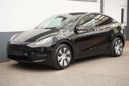 Tesla Model Y 69.517 km 35.950 &euro; Mönchengladbach 41236