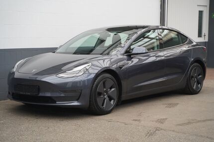 Tesla Model 3 95.769 km 23.950 &euro; Mönchengladbach 41236