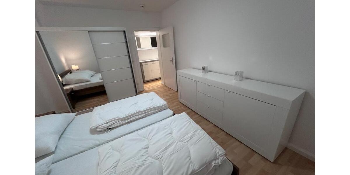 Erdgeschoßwohnung Mönchengladbach Süd - 2 Zimmer, 60 m&sup2;, 1.350&euro; | Angebot:26014501