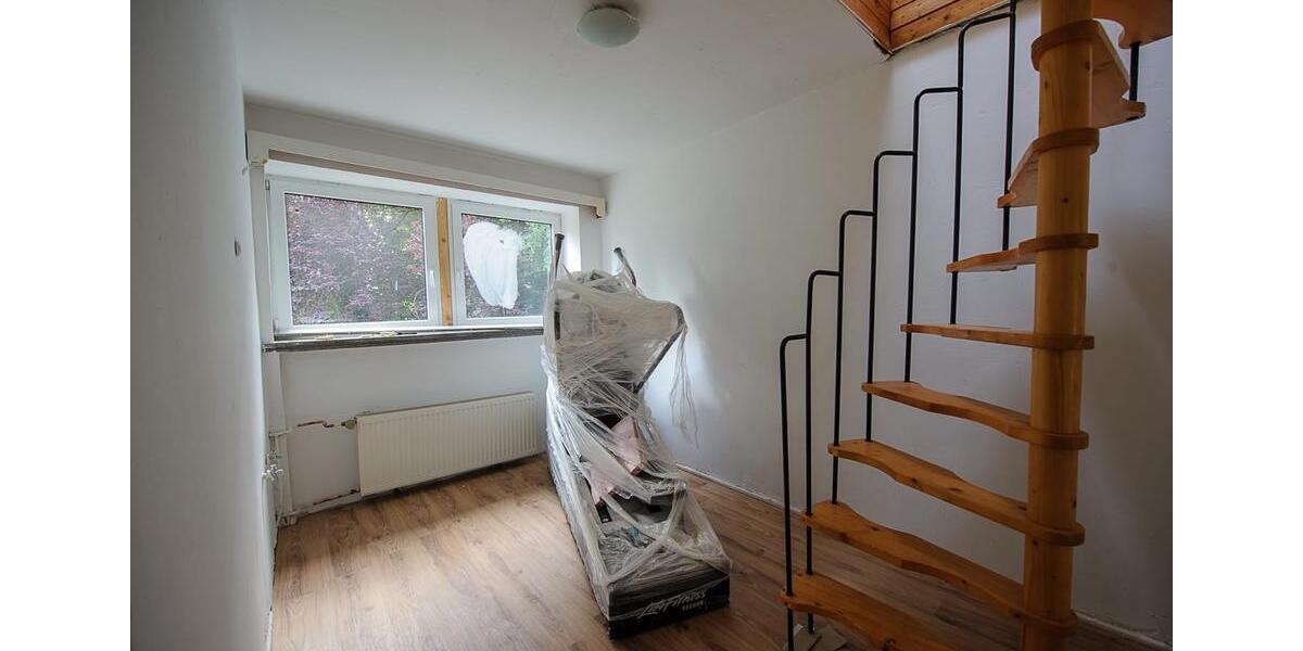 Einfamilienhaus Brüggen - 9 Zimmer, 200 m&sup2;, 450.000&euro; | Angebot:23836303