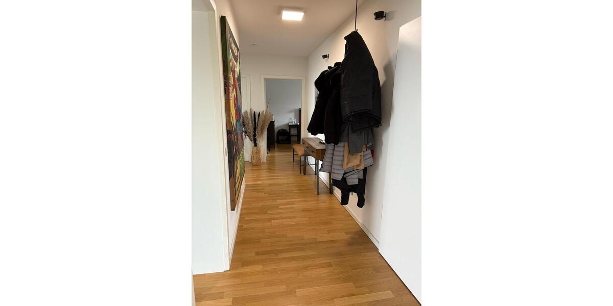 Dachgeschoßwohnung Düsseldorf Oberbilk - 3 Zimmer, 110 m&sup2;, 2.370&euro; | Angebot:26586394