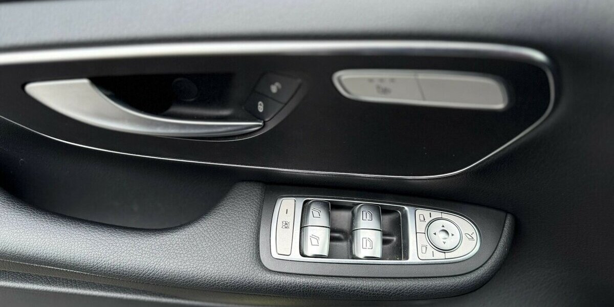 Mercedes-Benz V 300 d Lang / AMG Paket / 4MATIC / Leder / AHK 70.000 km 54.490 &euro; Mönchengladbach 41066