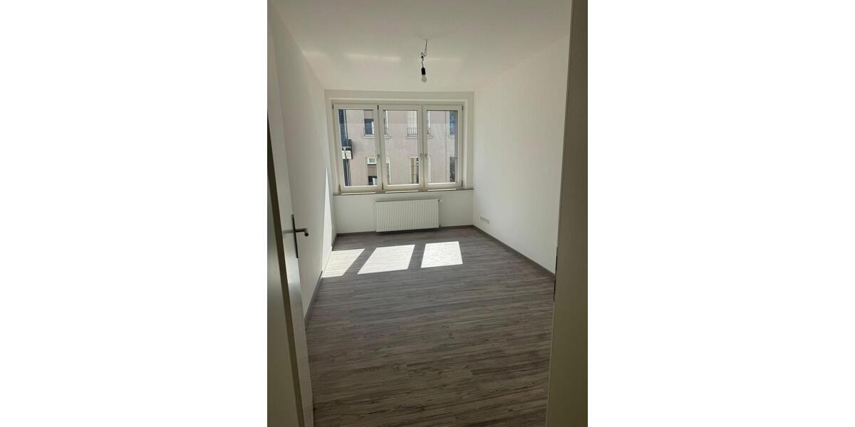 Etagenwohnung Duisburg - 4 Zimmer, 120 m&sup2;, 1.130&euro; | Angebot:26439190
