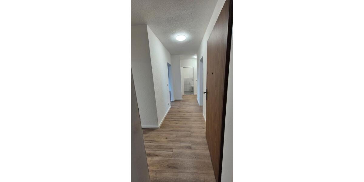 Dachgeschoßwohnung Mönchengladbach Ost - 3 Zimmer, 65 m&sup2;, 650&euro; | Angebot:26648956