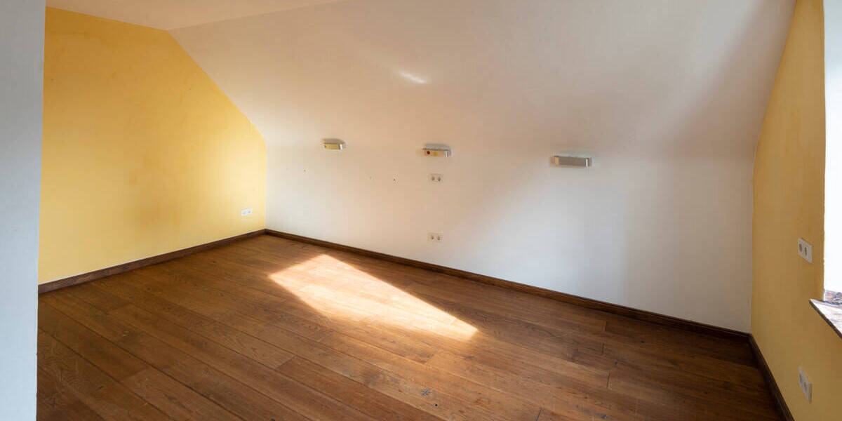 Mehrfamilienhaus, Wohnhaus Meerbusch / Büderich Büderich - 7 Zimmer, 211 m&sup2;, 675.000&euro; | Angebot:26596302