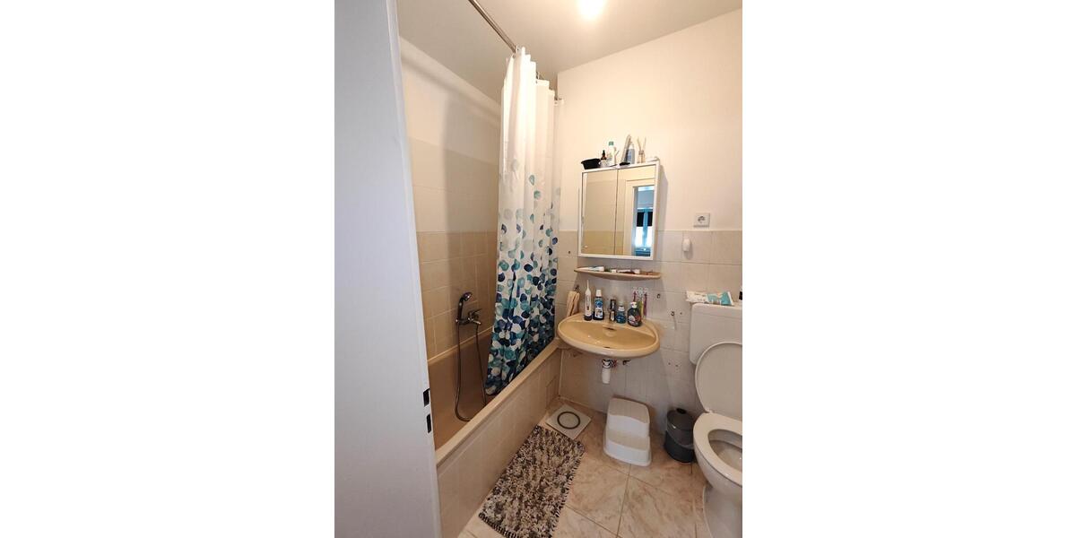 Etagenwohnung Krefeld - 3 Zimmer, 92 m&sup2;, 820&euro; | Angebot:25217900