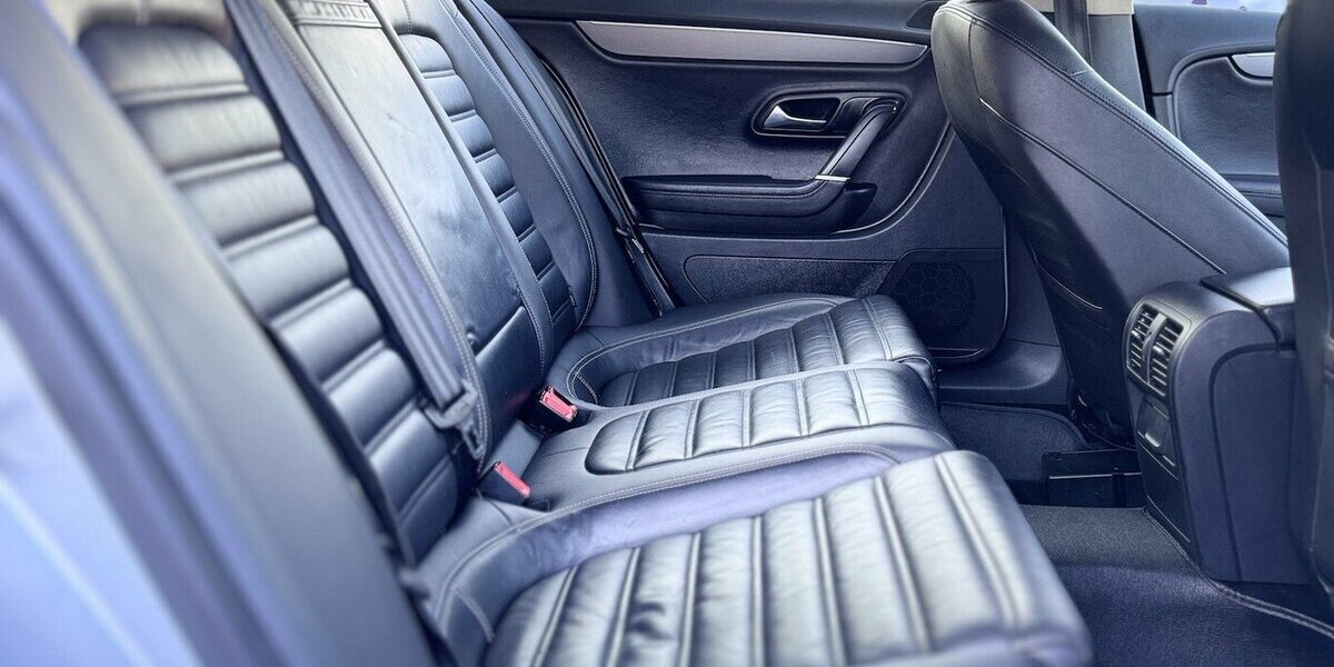 VW Passat CC Highline/Autom,/ Leder/PANO/5 Sitze 180.000 km 10.490 &euro; Mönchengladbach 41066