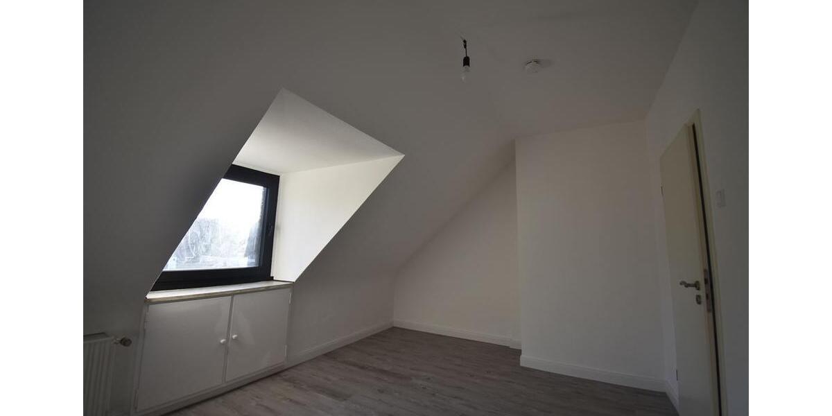 Dachgeschoßwohnung Duisburg Beeck - 2 Zimmer, 55 m&sup2;, 395&euro; | Angebot:17846157