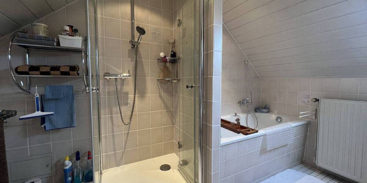 Mehrfamilienhaus, Wohnhaus Mönchengladbach-Rheindahlen Broich - 8 Zimmer, 241 m&sup2;, 359.000&euro; | Angebot:25744856