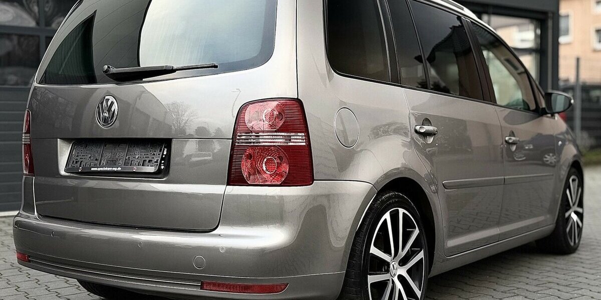 VW Touran R-Line / Leder / 7Sitze / 1.Hd / Navi 125.000 km 11.900 &euro; Mönchengladbach 41066