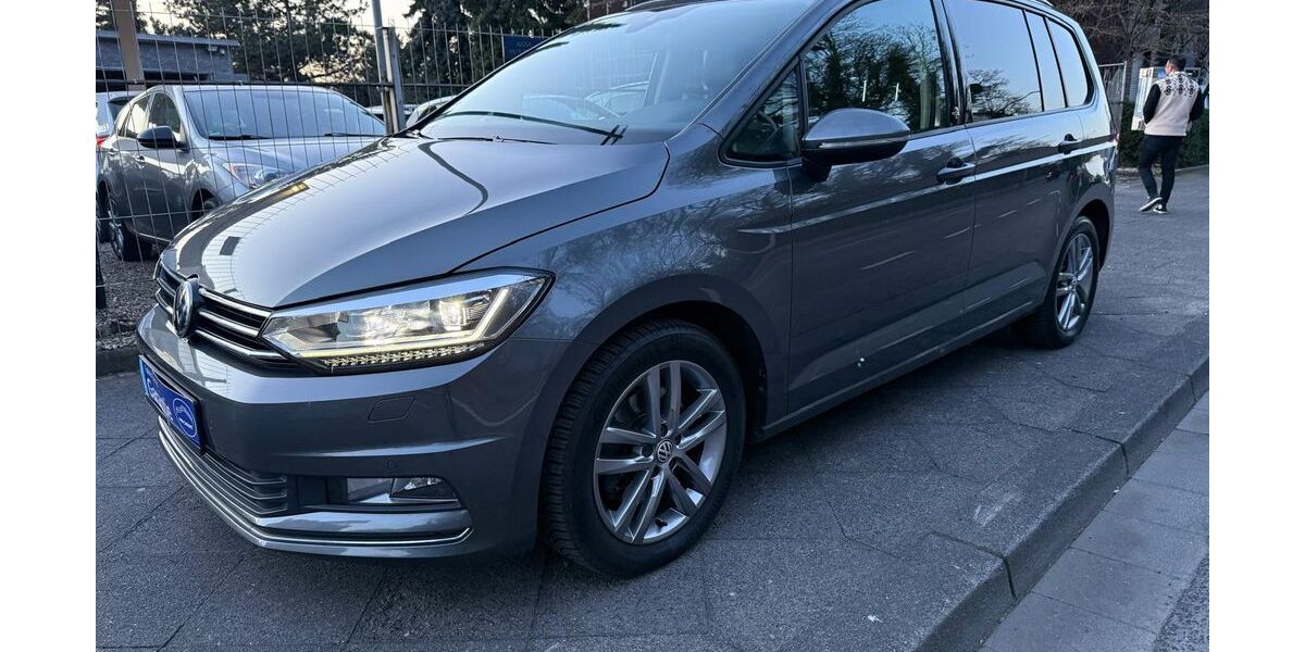 VW Touran 136.000 km 19.250 &euro; Mönchengladbach - Odenkirchen 41199