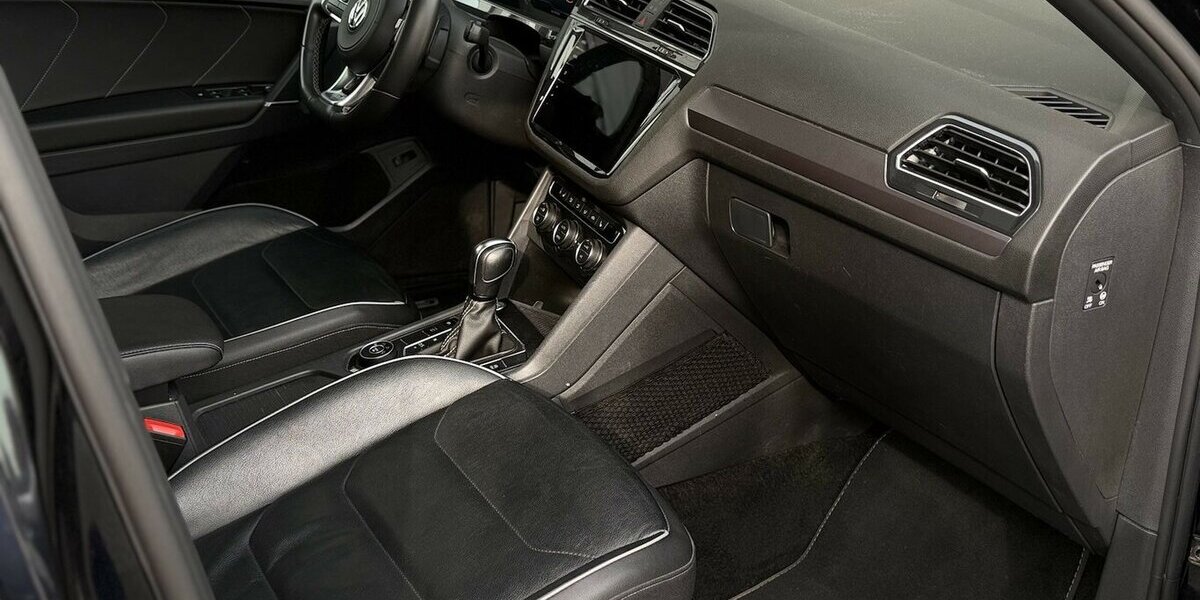 VW Tiguan Allspace R-LIne / 4Motion / Pano / Memory 99.000 km 33.490 &euro; Mönchengladbach 41066