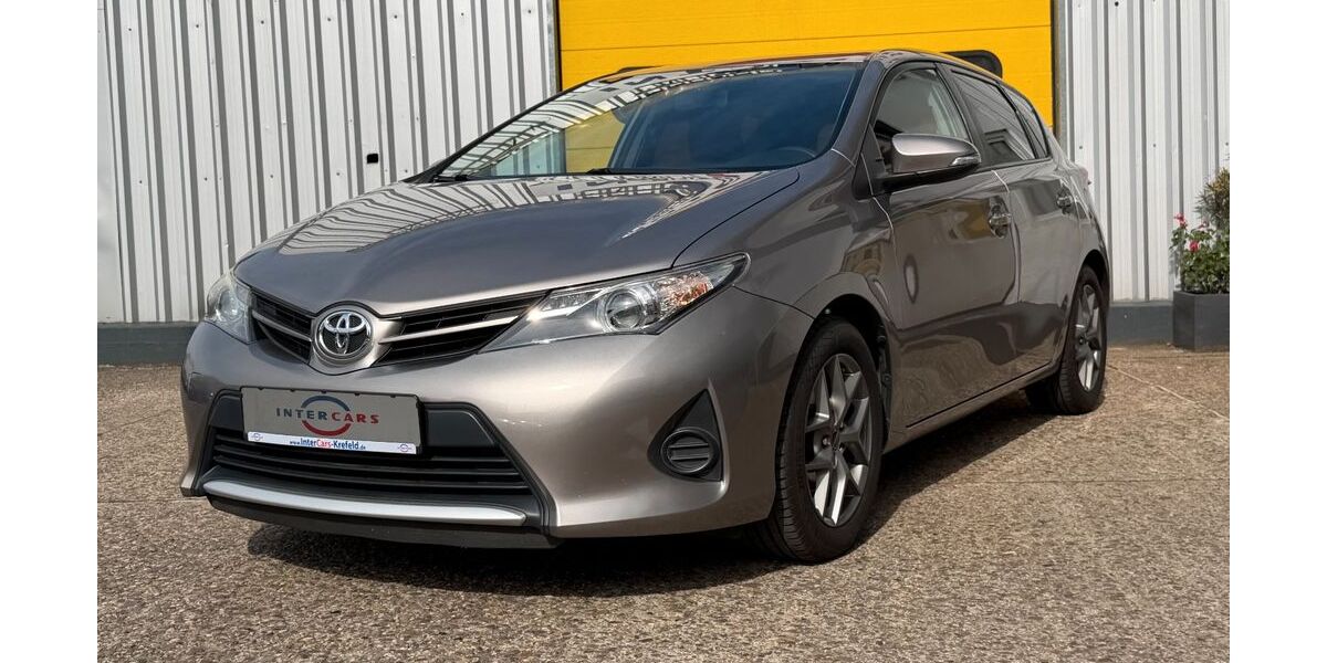 Toyota Auris 120.000 km 7.400 &euro; Krefeld 47799