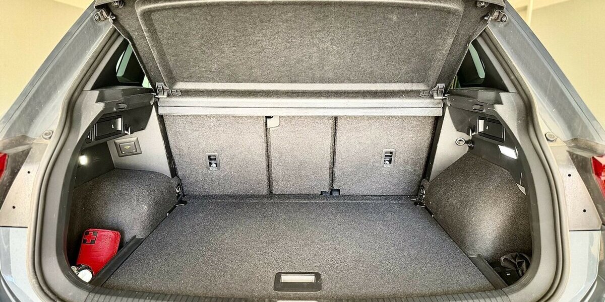 VW Tiguan R-Line / Pano / Kamera / KeylessGO 29.000 km 40.990 &euro; Mönchengladbach 41066