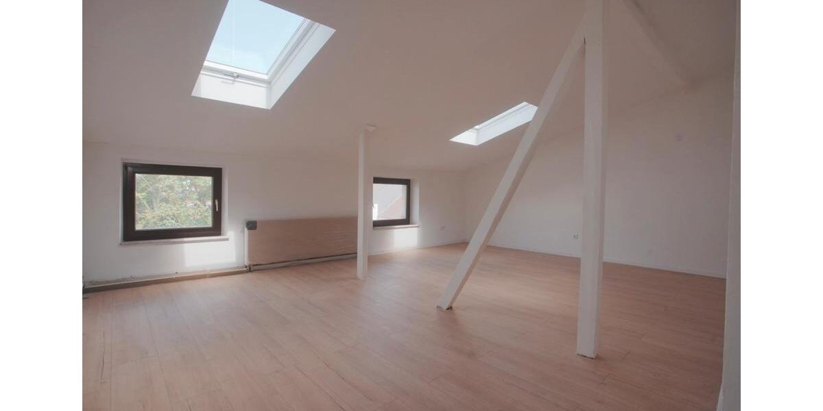 Dachgeschoßwohnung Mülheim an der Ruhr - 3 Zimmer, 92 m&sup2;, 910&euro; | Angebot:26688507