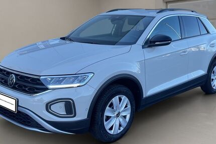 VW T-Roc 6.995 km 28.469 &euro; Krefeld 47805