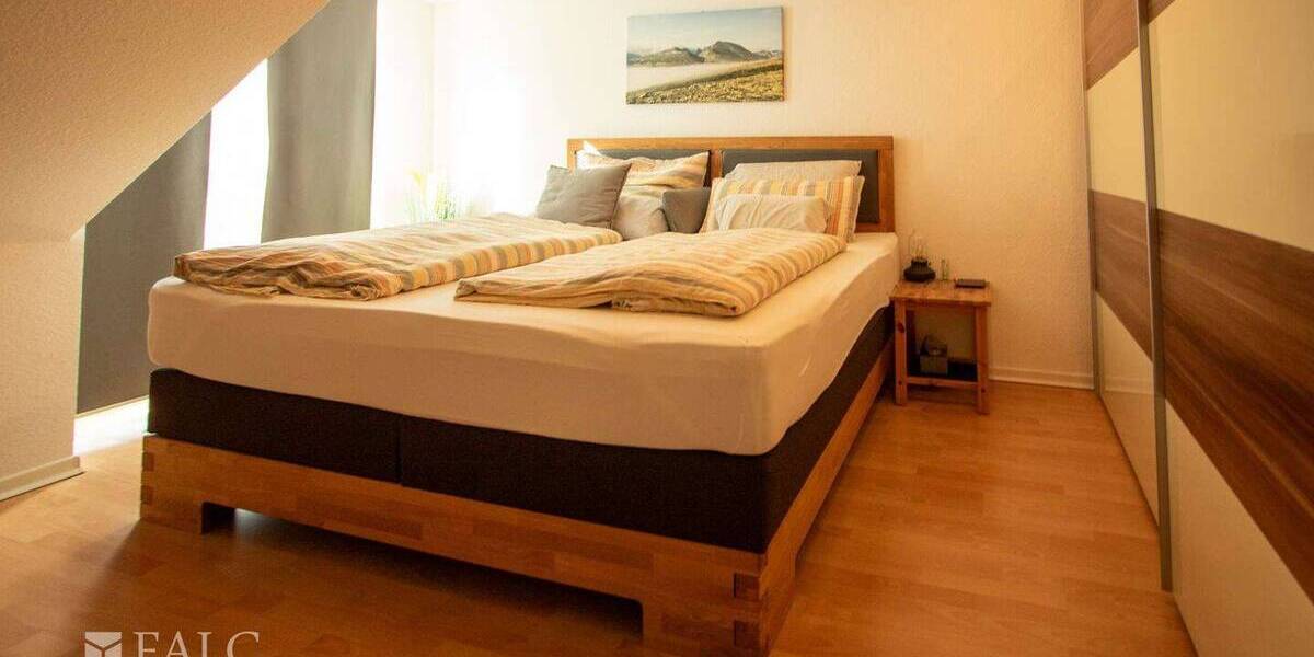 Etagenwohnung Grevenbroich Stadtmitte - 3 Zimmer, 82 m&sup2;, 219.000&euro; | Angebot:25998984