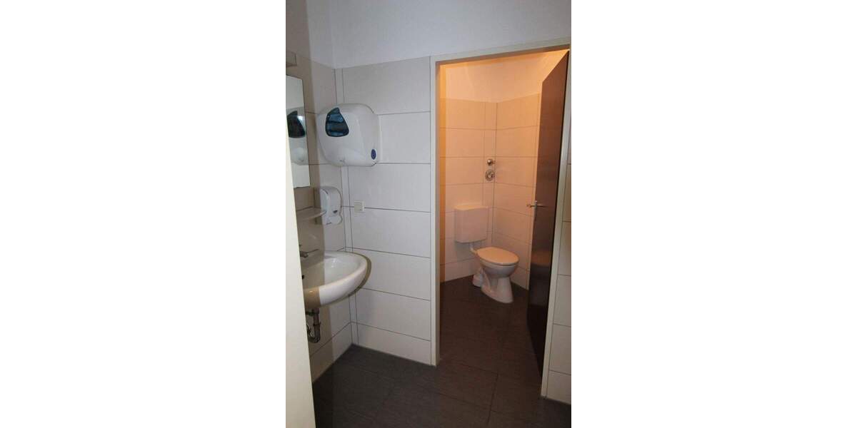 Gewerbeobjekt Krefeld Stadtmitte - 5 Zimmer, 248 m&sup2;, 1.400&euro; | Angebot:25775771