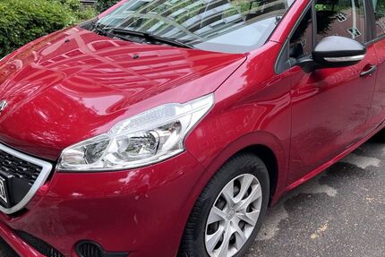Peugeot 208 61.000 km 4.000 &euro; Hilden 40721