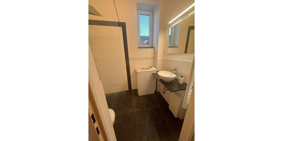 Etagenwohnung Neuss - 1 Zimmer, 45 m&sup2;, 900&euro; | Angebot:25079942