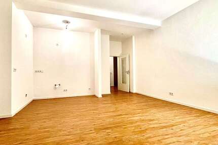 Wohnung Düsseldorf Oberbilk - 2 Zimmer, 90 m&sup2;, 1.170&euro; | Angebot:24187833