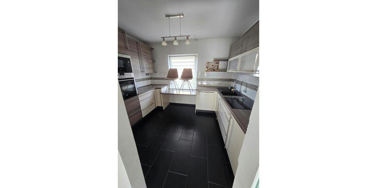 Etagenwohnung Krefeld Dießem - 4 Zimmer, 84 m&sup2;, 1.100&euro; | Angebot:27625920