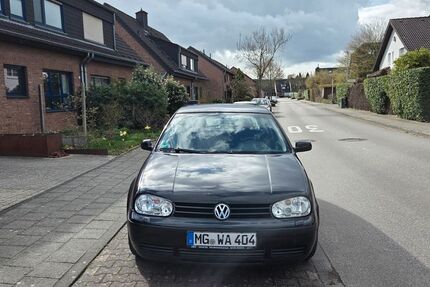 VW Golf 227.000 km 700 &euro; Mönchengladbach 41239