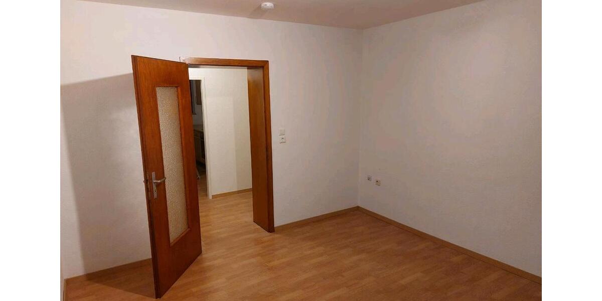 Dachgeschoßwohnung Mönchengladbach Süd - 1 Zimmer, 35 m&sup2;, 600&euro; | Angebot:25833816