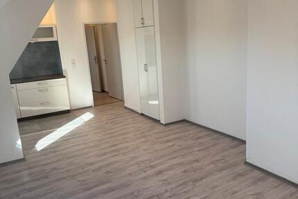 Wohnung Krefeld - 2 Zimmer, 65 m&sup2;, 700&euro; | Angebot:25994299