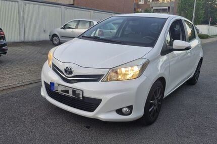 Toyota Yaris 68.100 km 8.590 &euro; Düsseldorf 40599