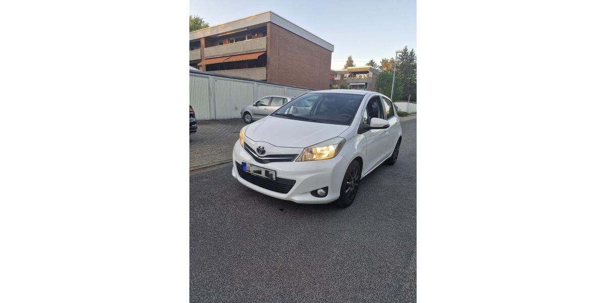 Toyota Yaris 68.100 km 8.590 &euro; Düsseldorf 40599