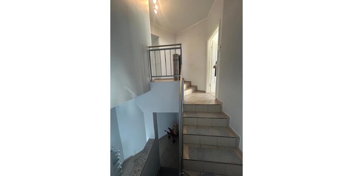 Etagenwohnung Viersen Hülsdonk - 3 Zimmer, 120 m&sup2;, 990&euro; | Angebot:25433318