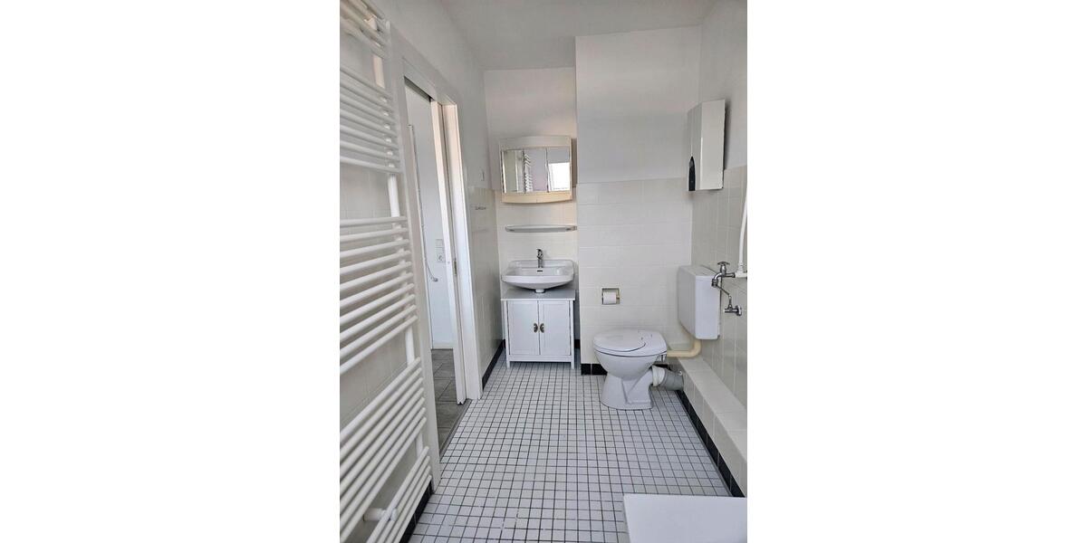 Dachgeschoßwohnung Tönisvorst - 2 Zimmer, 50 m&sup2;, 700&euro; | Angebot:25850355