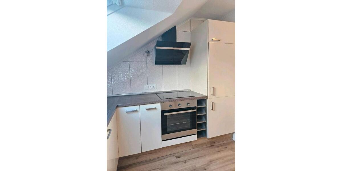 Dachgeschoßwohnung Duisburg Rheinhausen - 3 Zimmer, 80 m&sup2;, 750&euro; | Angebot:25935334